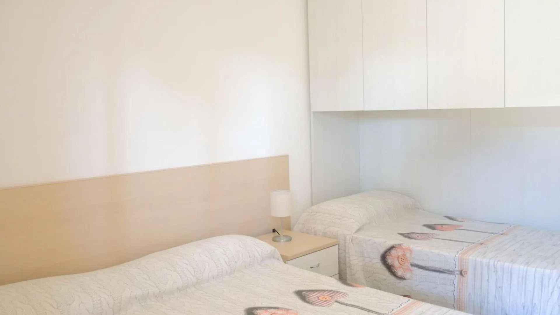 Sunny Flat With Terrace - Beahost Apartman Bibione
